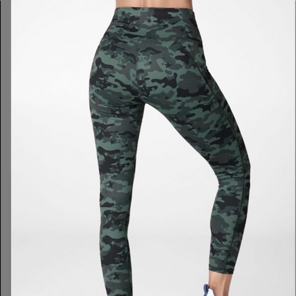 FABLETICS Powerhold Green Camo Leggings Size XSmall EUC
